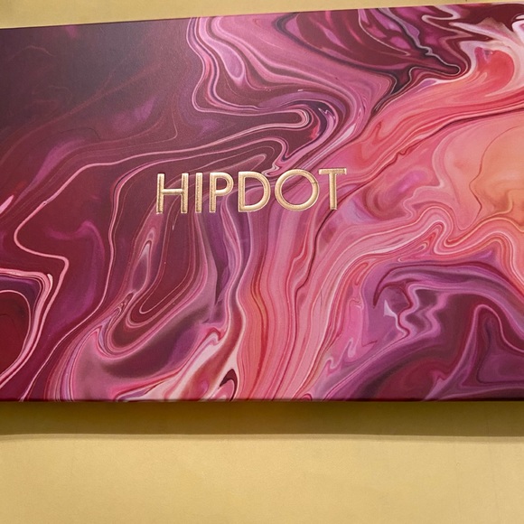 Eyeshadow - Picture 2 of 2